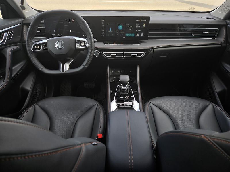 MG HS (2026) HEV 1.5 165kW Emotion - fotka 7 z 10
