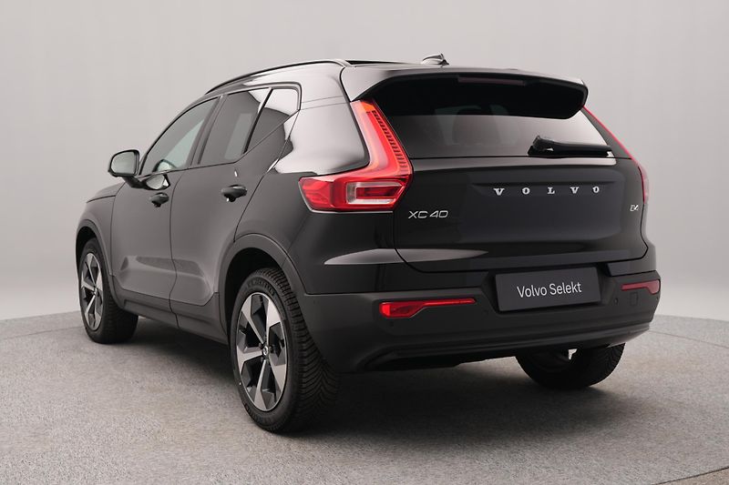 Volvo XC40 B4 DARK ULTRA REZERVACE - fotka 9 z 48