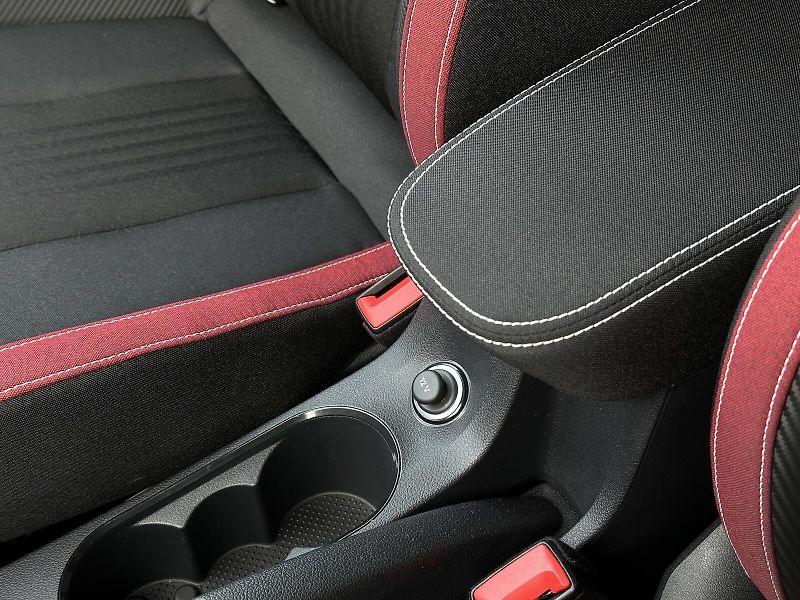 Škoda Kamiq 1.5TSi DSG Monte Carlo V.Cockp - fotka 37 z 48