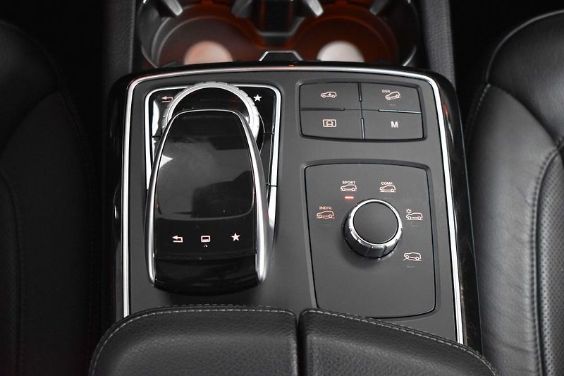 Mercedes-Benz GLS 500 4MATIC*AMG*AIR*TAŽNÉ*DPH* - fotka 34 z 65