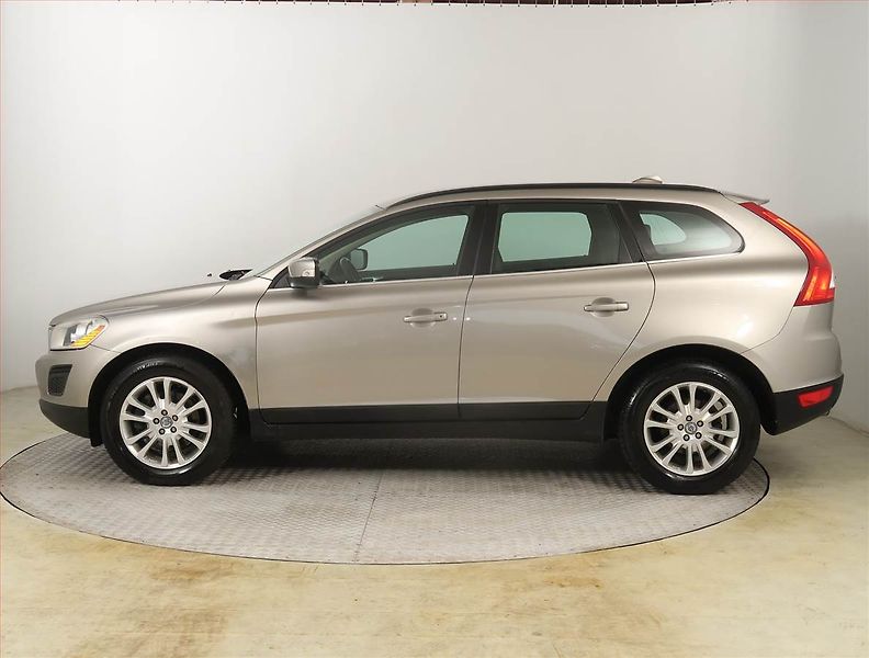 Volvo XC60 (2011) D3, Automat, Serv.kniha - fotka 3 z 22