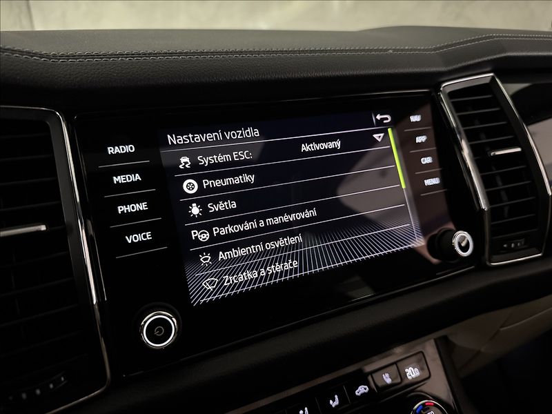 Škoda Kodiaq 2,0 TDi  DSG 4x4 L&K Virtual A - fotka 32 z 50