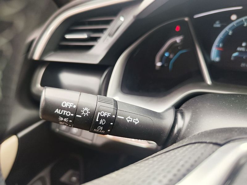 Honda Civic 1.5 i-VTEC/134kW Executive - fotka 29 z 38