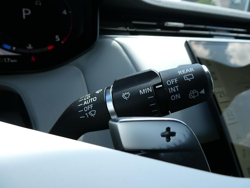 Land Rover Range Rover Sport (2026) 3,0 Dynamic SE D250 - fotka 19 z 34