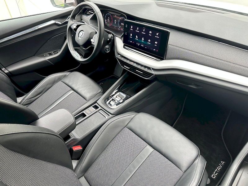 Škoda Octavia (2023) 2.0 TDI 110kW DSG Style Combi - fotka 7 z 21