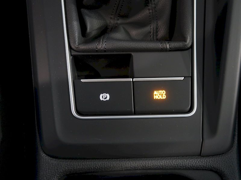 Volkswagen Golf (2023) LIFE 1.0TSI 81KW - fotka 27 z 34