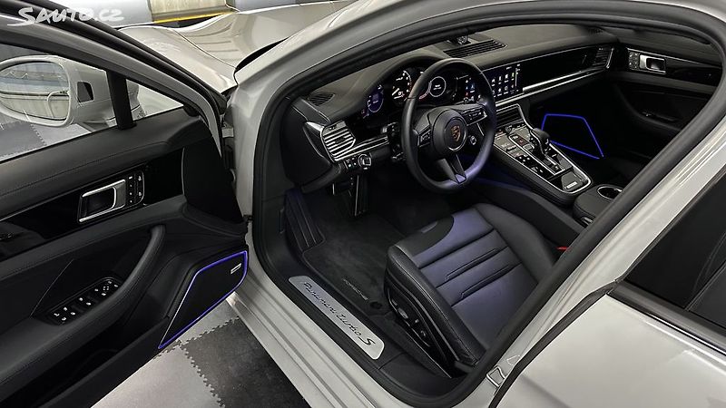 Porsche Panamera TURBO S E-HYBRID 700 koní - fotka 33 z 51