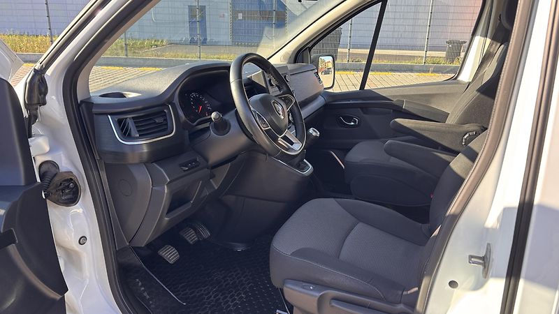 Renault Trafic (2022) Renault Trafic 1majitel 5 míst - fotka 7 z 12