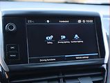 Peugeot 2008 (2019) 1.2 PureTech, Automat, Navi - náhled 22