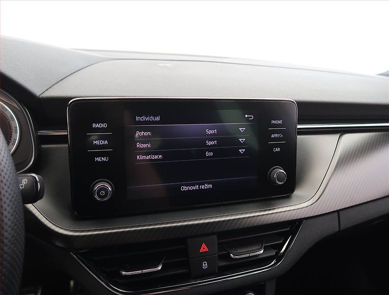 Škoda Kamiq (2023) Monte Carlo 1.5 TSI - fotka 19 z 26