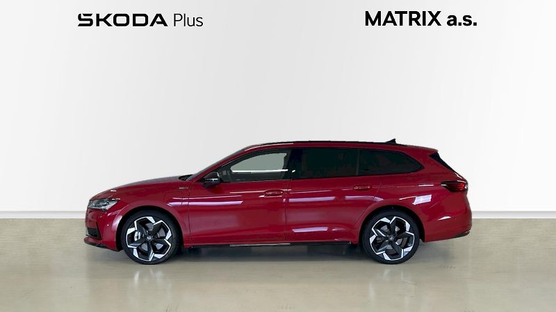 Škoda Superb (2025) Combi iV SPORTLINE 1.5 TSI 150 - fotka 3 z 35