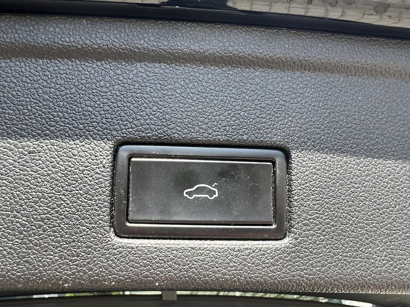 Volkswagen Touareg (2019) 3.0TDi*210kW*4x4*Servis*Tažné - fotka 32 z 41