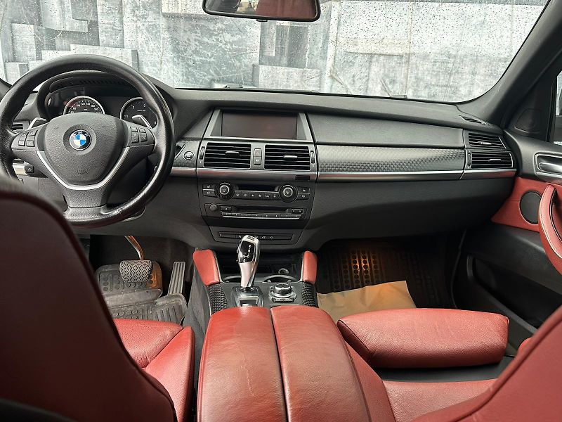 BMW X6 (2012) 40D, 225KW, MASÁŽ, VÝBAVA - fotka 13 z 27