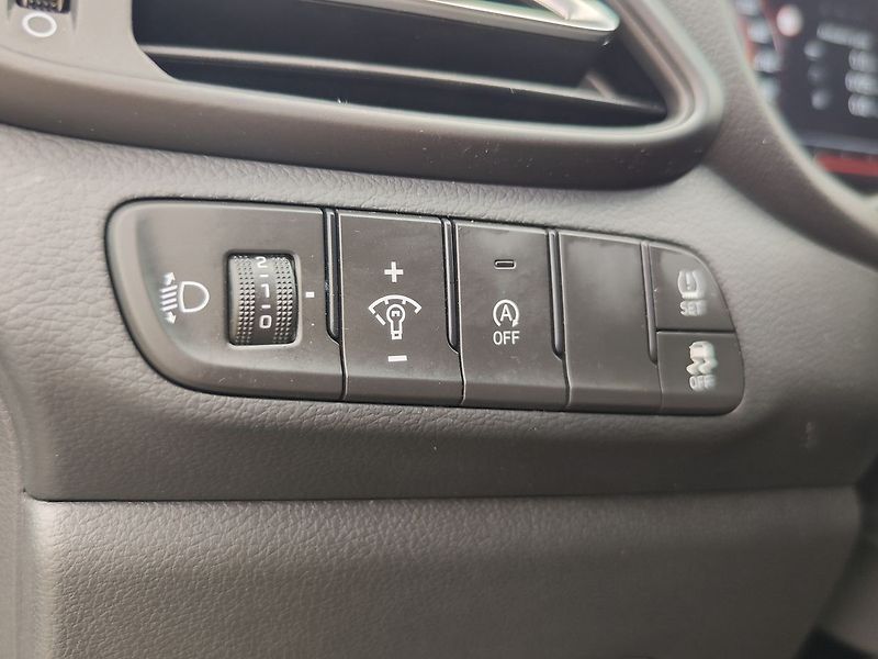 Hyundai i30 1.5 T-GDi/103kW Style - fotka 33 z 36