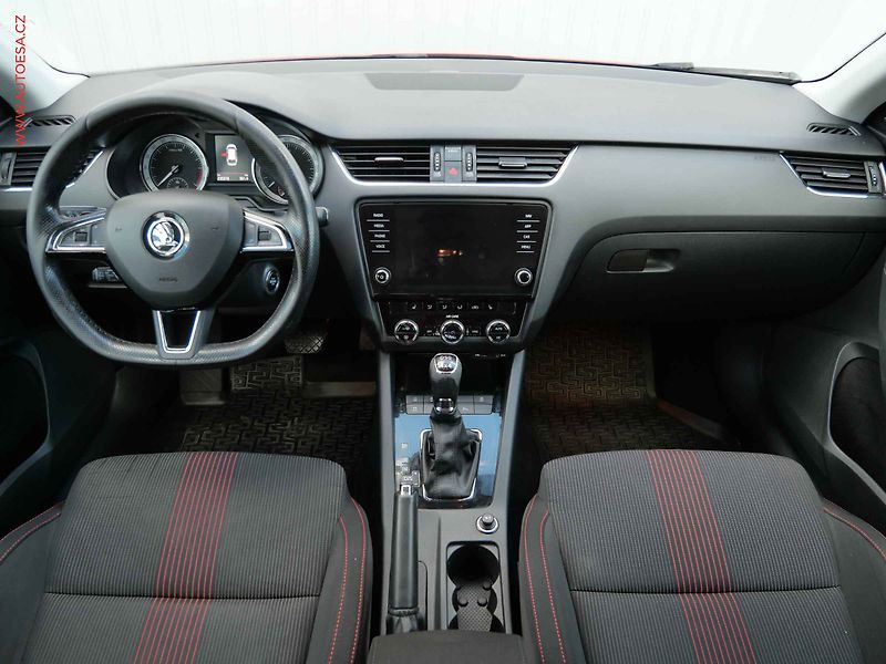 Škoda Octavia (2017) 2.0 TDi 4x4, ČR, Style, DSG - fotka 8 z 24