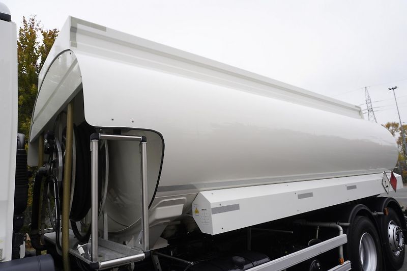 MAN TGM (2015) 26.340 6x2/4 / Magyar fuel tan - fotka 9 z 24