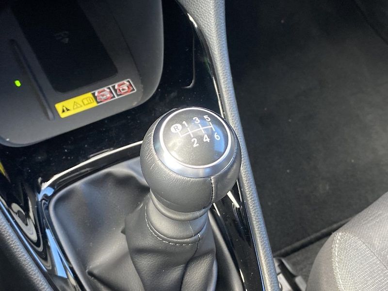 Toyota Yaris 1.5i, ČR-2m, Style, záruka - fotka 24 z 30