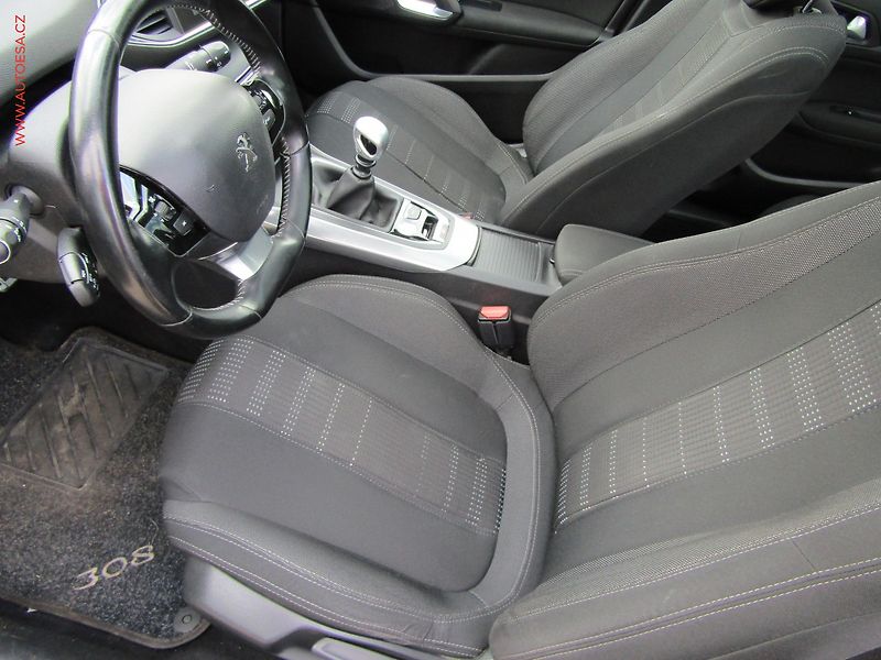 Peugeot 308 (2016) 2.0HDi, Xenon - fotka 9 z 18
