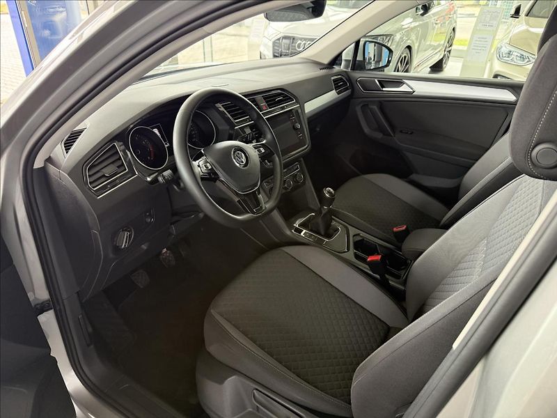 Volkswagen Tiguan 1,4   TSI,SERVISKA,1.MAJITEL - fotka 7 z 26