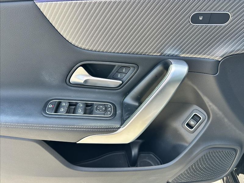 Mercedes-Benz CLA 200 kupé Progressive - fotka 12 z 13
