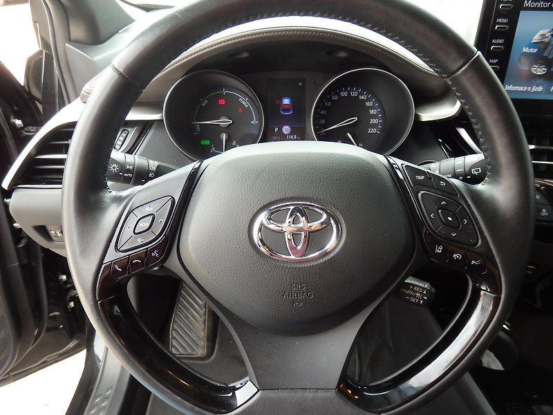 Toyota C-HR 1.8 HYBRID EXECUTIVE - fotka 16 z 20