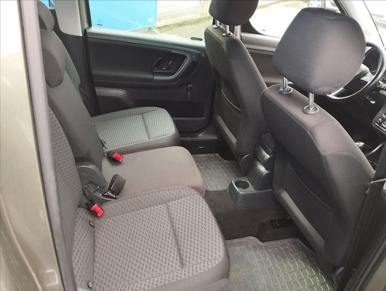 Škoda Roomster 1,2 Tsi 1.Maj S.K. - fotka 9 z 15