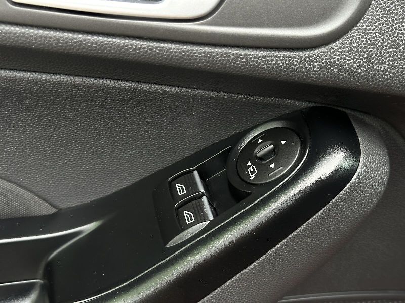 Ford Fiesta 1.0 EB 74kW KLIMA Tempomat PDC - fotka 14 z 35