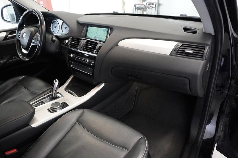 BMW X3 2.0d 110 kW SDRIVE AUTOMAT - fotka 28 z 29