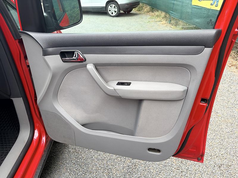 Volkswagen Caddy 1.6MPI 75KW LPG - fotka 16 z 19