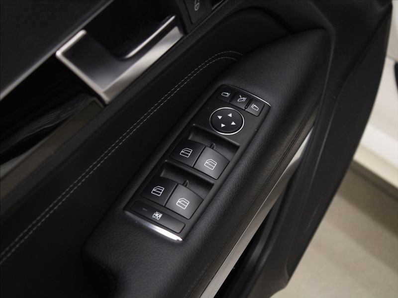 Mercedes-Benz Třídy E 350CDI LED 149tkm.ČR   3,0 - fotka 16 z 24