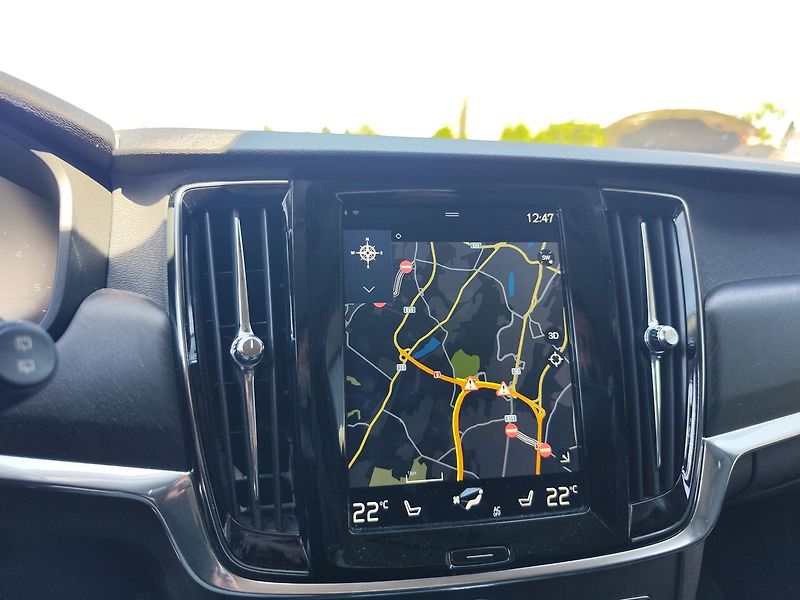 Volvo V90 D4 2.0/140kW Cross Country Mom - fotka 20 z 33