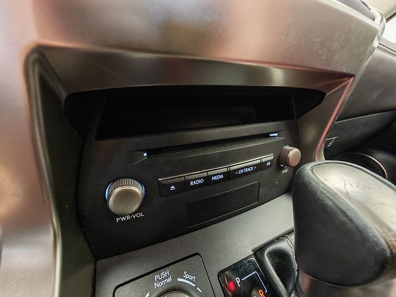 Lexus NX 300h 300h AWD PRESTIEGE SAFETY - fotka 36 z 43