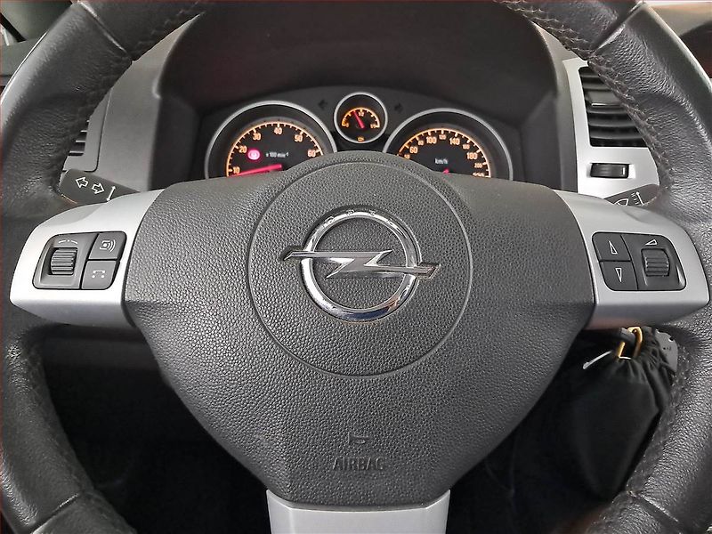 Opel Zafira (2014) 1.8, 7 míst - fotka 16 z 19