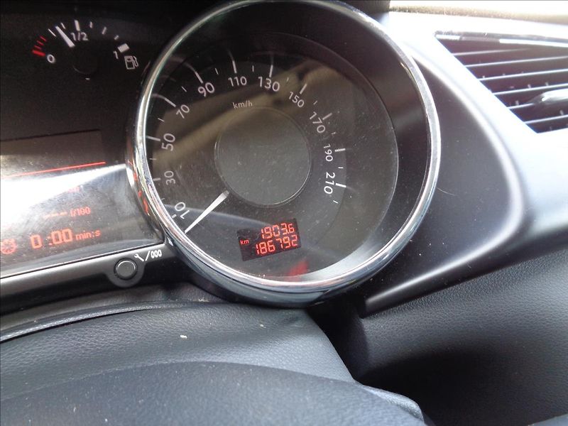 Peugeot 3008 1,6 - fotka 17 z 21