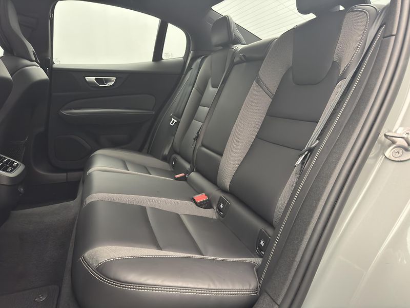 Volvo S60 B5 AWD ULTIMATE CZ 1.maj - fotka 6 z 48