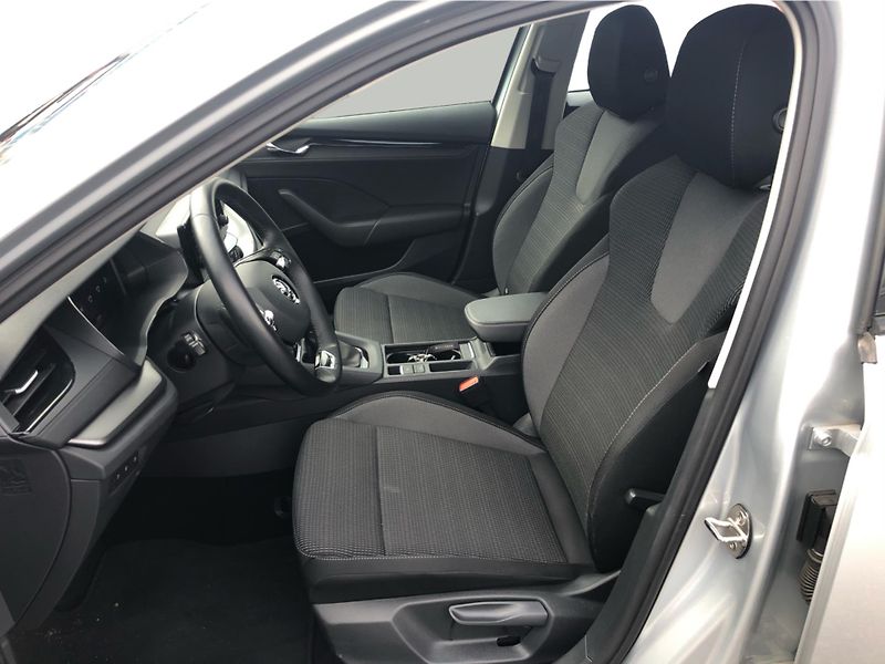 Škoda Octavia 2.0 TDi AMBITION - fotka 11 z 28