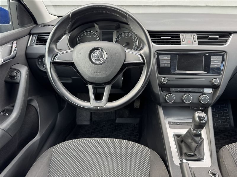 Škoda Octavia 1,6 TDI 81kW 2.maj původ ČR - fotka 27 z 50