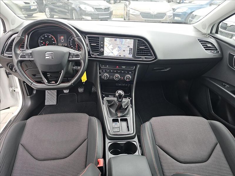 Seat Leon 1,4 TSi 92KW FR NAVI TEMPOMAT - fotka 26 z 47