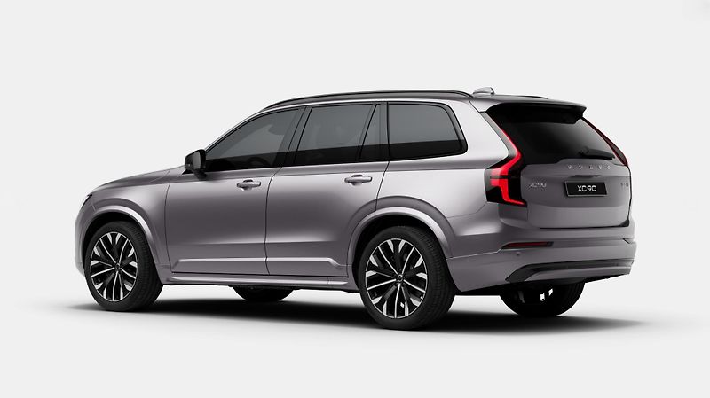 Volvo XC90 (2026) B5 AWD PLUS DARK - fotka 2 z 13
