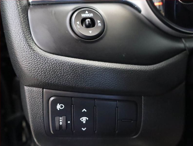Kia Ceed (2016) 1.4 CVVT, Serv.kniha - fotka 16 z 17