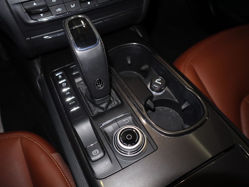 Maserati Ghibli 3.0 V6 202 kW - fotka 13 z 24