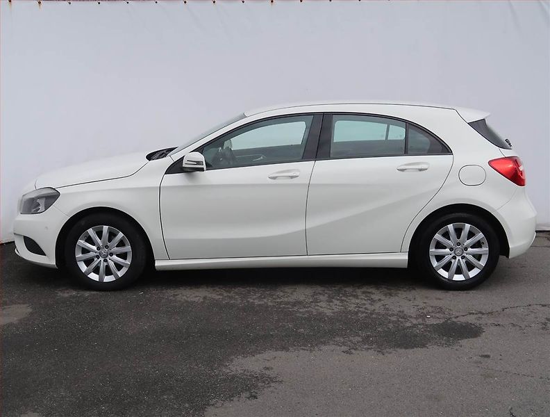 Mercedes-Benz Třídy A (2015) A 180 d, Park. senzory - fotka 3 z 18