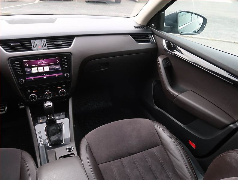 Škoda Octavia (2017) Laurin&Klement 2.0 TDI, 4X4 - fotka 8 z 25