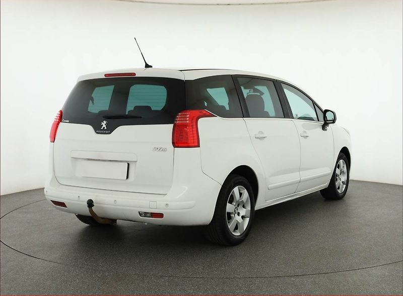 Peugeot 5008 (2014) 2.0 HDI, 7 míst, Serv.kniha - fotka 5 z 16