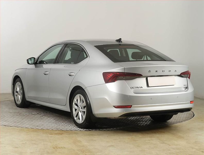 Škoda Octavia (2022) Style Plus 2.0 TSI - fotka 4 z 26