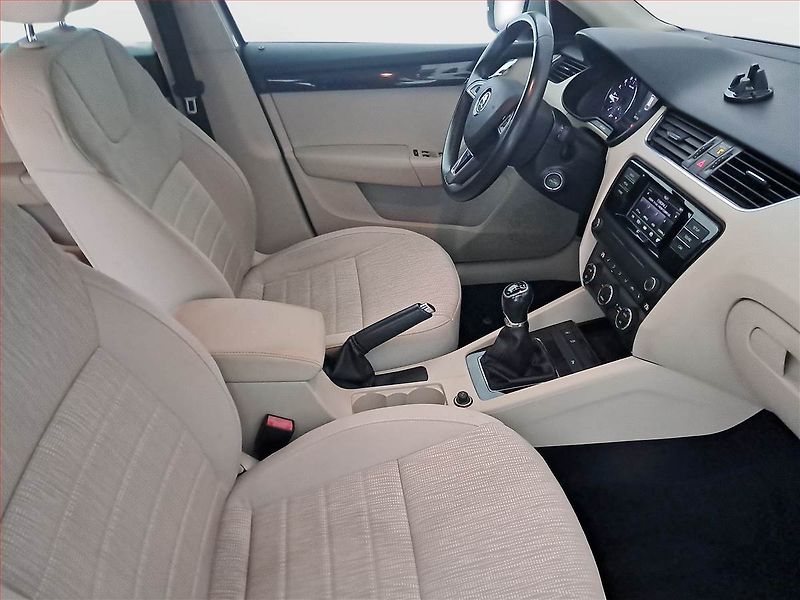 Škoda Octavia (2016) 2.0 TDI, Serv.kniha, Tempomat - fotka 9 z 16