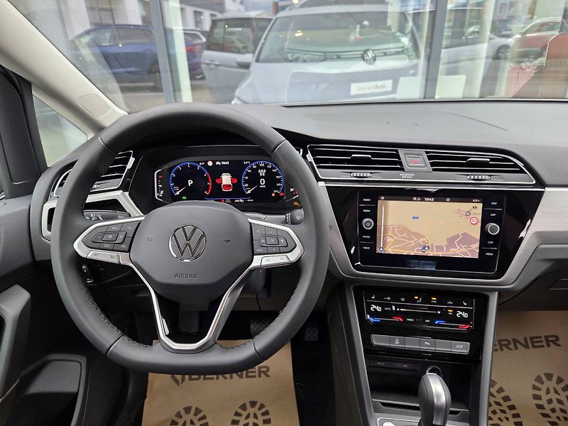 Volkswagen Touran (2026) 1.5 TSI DSG 7míst - fotka 15 z 48