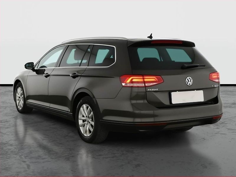 Volkswagen Passat (2016) 1.6 TDI, Navi, Tempomat - fotka 4 z 15