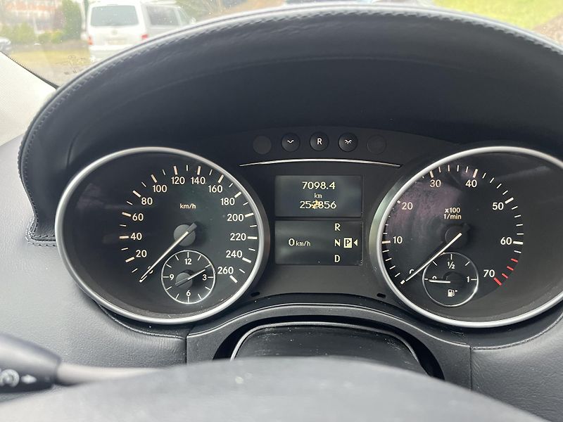 Mercedes-Benz GL (2006) 500 LPG 285 Kw 7 MÍST AKCE!! - fotka 12 z 15