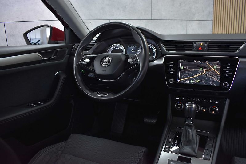 Škoda Superb 2.0 TDI 147kW STYLE*DPH*ČR 1.M - fotka 8 z 44